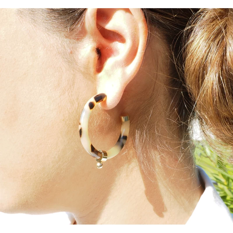 White acetate ball gold hoop earrings - Zag Bijoux White acetate ball gold hoop earrings - Zag Bijoux