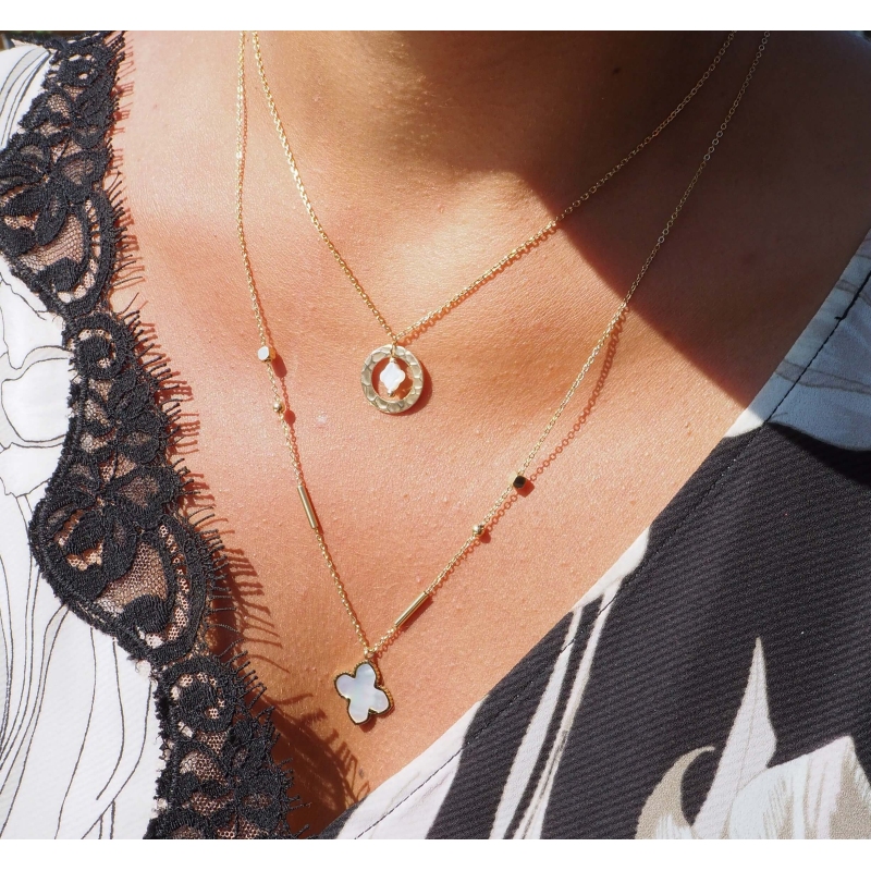 Mother-of-pearl clover circle necklace in gold - Pomme Cannelle