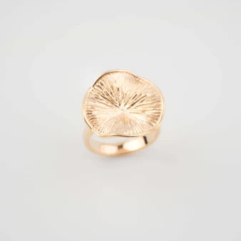 Gold plated hibiscus ring - Pomme Cannelle