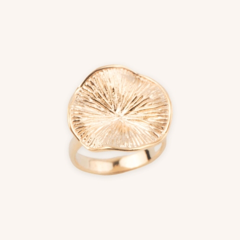 Gold plated hibiscus ring - Pomme Cannelle