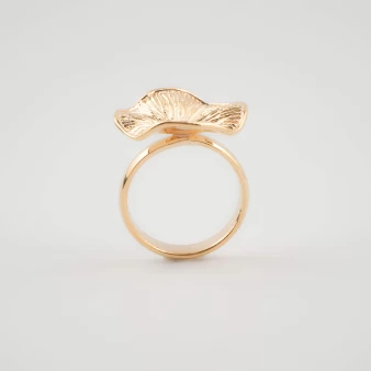 Gold plated hibiscus ring - Pomme Cannelle