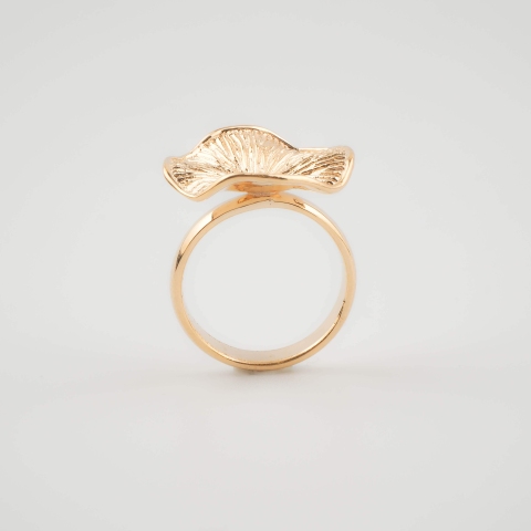 Gold plated hibiscus ring - Pomme Cannelle