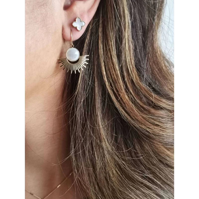 Pearl clover gold stud earrings - Zag Bijoux Pearl clover gold stud earrings - Zag Bijoux