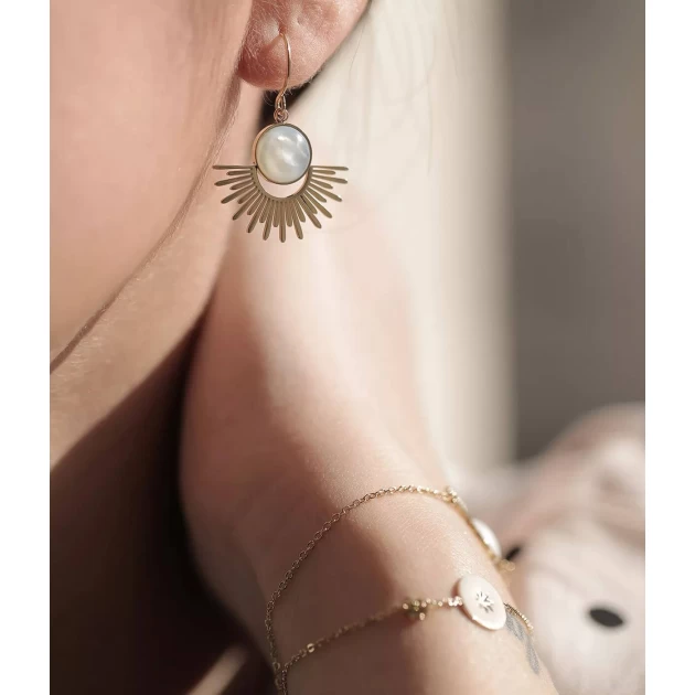 Boucles d'oreilles soleil nacre en acier jaune - Zag Bijoux