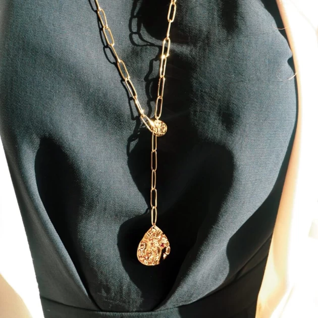 Carla gold long necklace -...