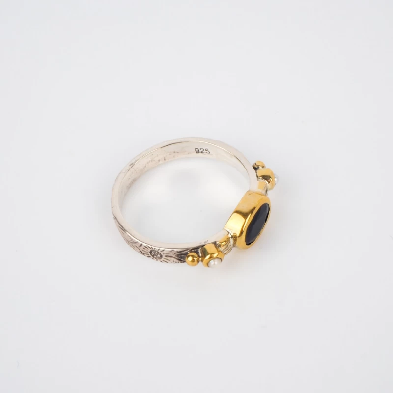 Ethnic chic black onyx small silver ring - Canyon Ethnic chic black onyx small silver ring - Canyon