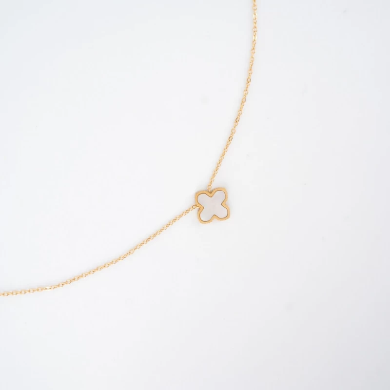 Mini pearly clover gold necklace - Zag Bijoux Mini pearly clover gold necklace - Zag Bijoux