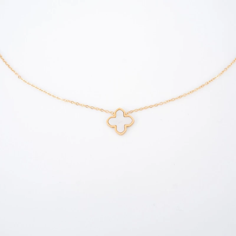 Collier mini trèfle nacré en acier jaune - Zag Bijoux Collier mini trèfle nacré en acier jaune - Zag Bijoux