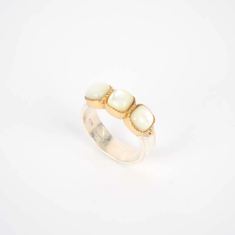 Uma mother-of-pearl ethnic ring in silver - Canyon