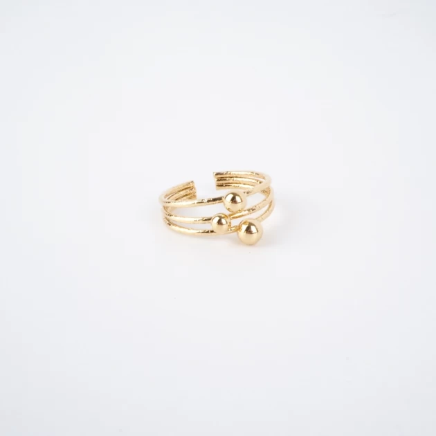 Adjustable ring in gold...