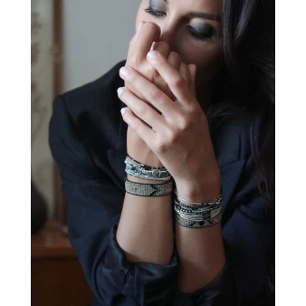 Anne multi-turn bracelet with semi-precious stones