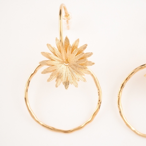 Boucles d'oreilles Fleure créoles dorées en acier - Zag...