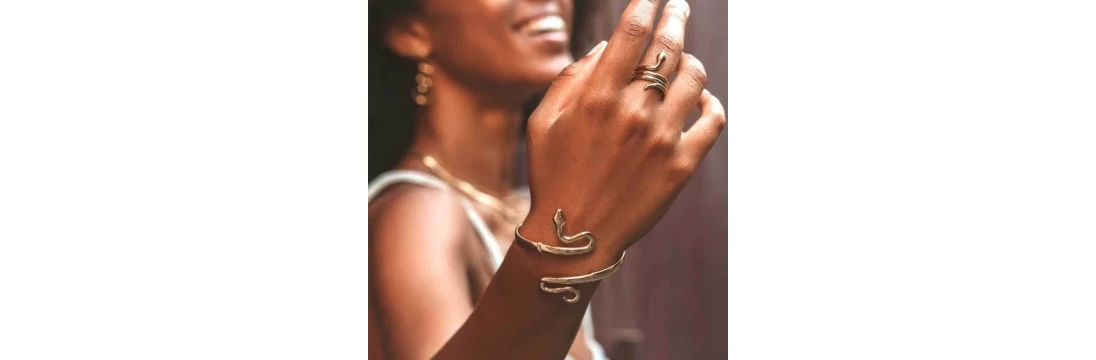 Gold bracelet for women - Costume jewelry