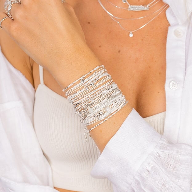 Women's silver bracelet - Costume jewelry