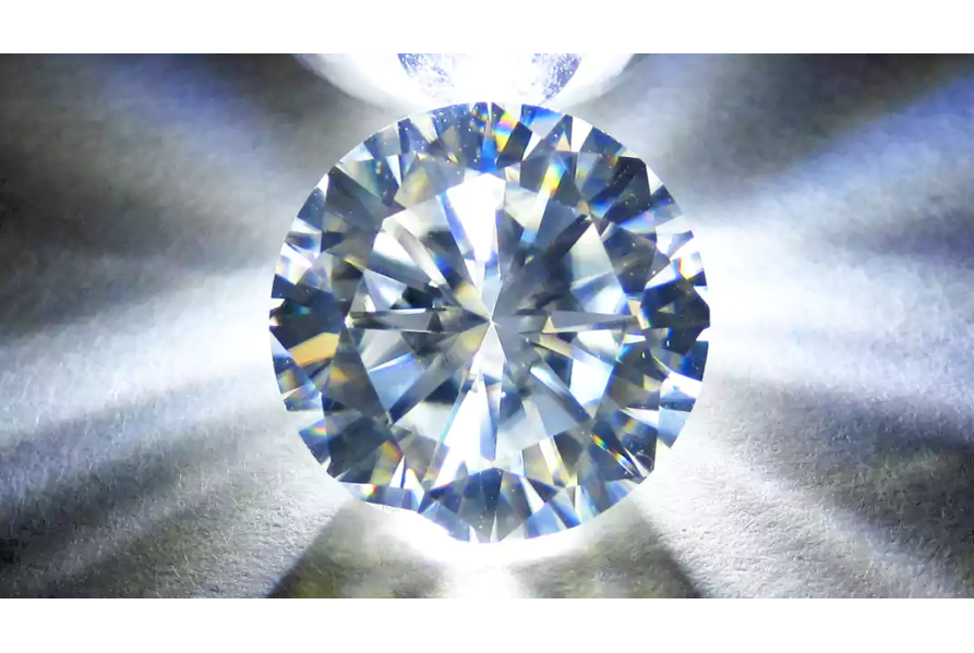 Comment est fabriqué le diamant de synthèse ?